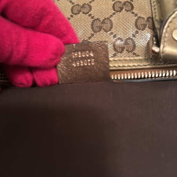 Gucci, Rare metallic gold Gucci mini sachel with bonus Gucci charm - Picture 4 of 14